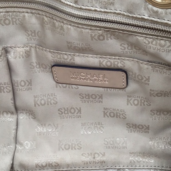 Michael Kors Brown Leather Shoulder Bag - Picture 2 of 16